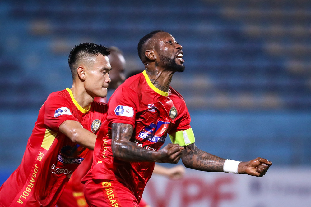 Hoàng Vũ Samson bị phạt cực nặng, điều tra dấu hiệu bán độ Ảnh 1