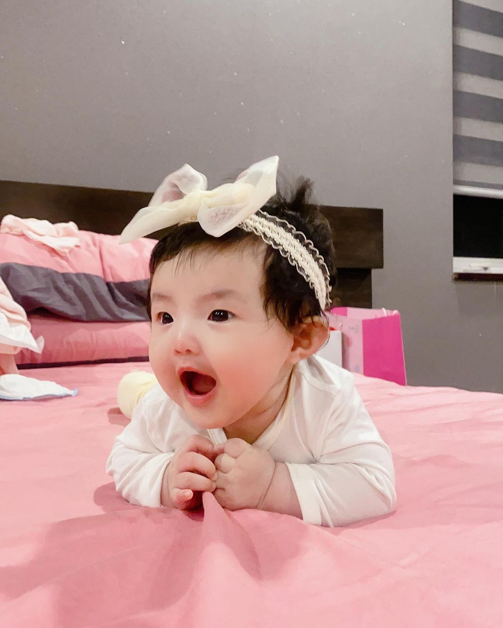 Đông Nhi tiết lộ bé Winnie thay đổi đáng kể chỉ sau 2 tháng, phản ứng cưng xỉu khi nghe mẹ hát Ảnh 8