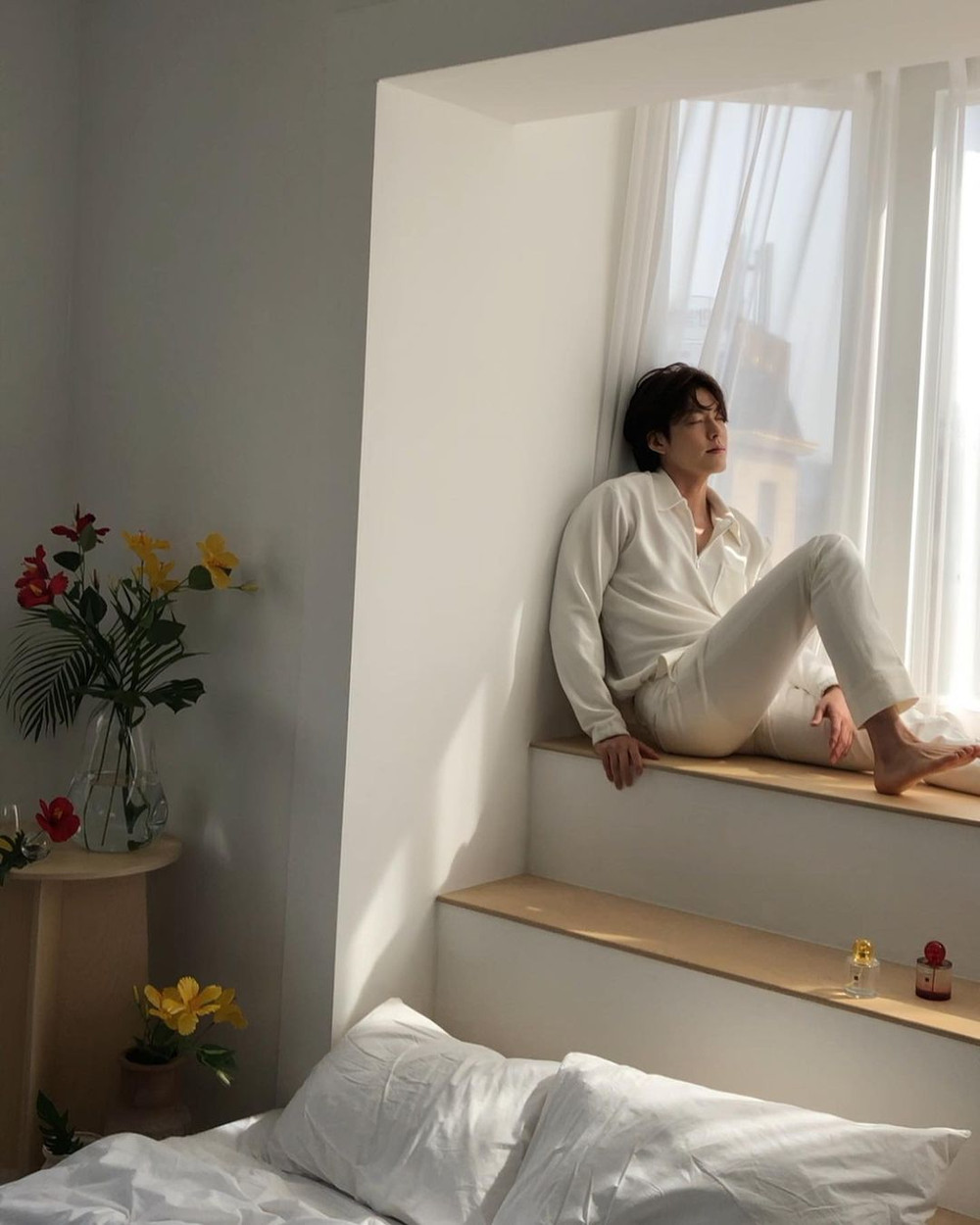 Mở đầu "Tháng Tư là lời nói dối của anh": Shin Min Ah xuất thần trong bộ ảnh cưới với Kim Woo Bin? Ảnh 10