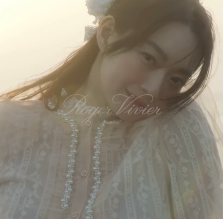 Mở đầu "Tháng Tư là lời nói dối của anh": Shin Min Ah xuất thần trong bộ ảnh cưới với Kim Woo Bin? Ảnh 9