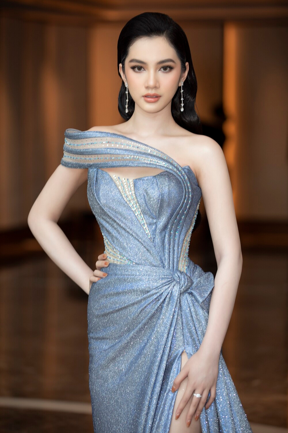 Tình trẻ của chồng cũ Lệ Quyên lộ tin nhắn bị gạ gẫm 'đi khách' Ảnh 2