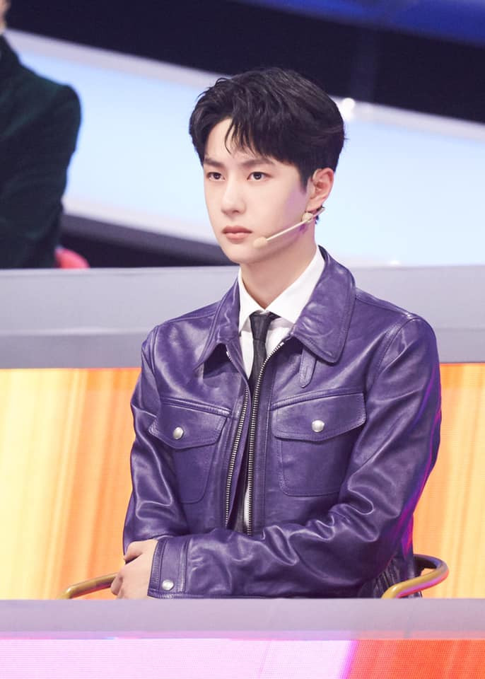 Vương Nhất Bác rơm rớm nước mắt trong chương trình Hoa thải thiếu niên vì điều này Ảnh 1