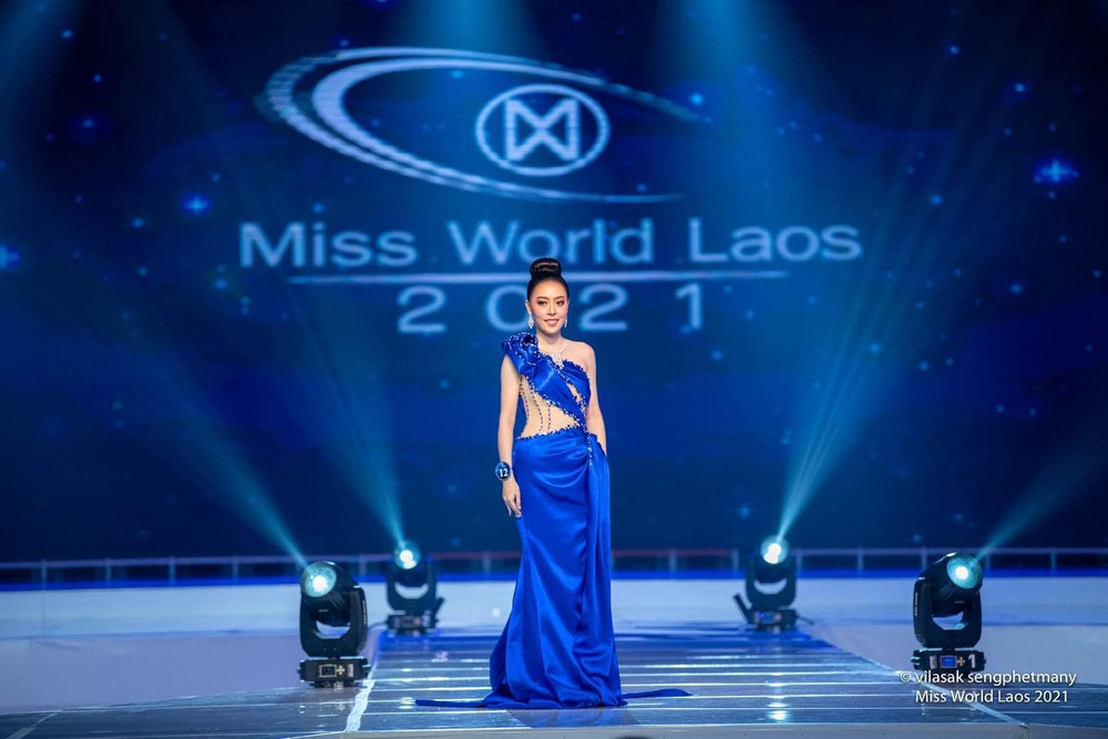 Tân hoa hậu Lào bỏ ngôi vị vì khai gian tuổi, á hậu 1 lên ngôi 'kèn cựa' Đỗ Thị Hà tại Miss World? Ảnh 3