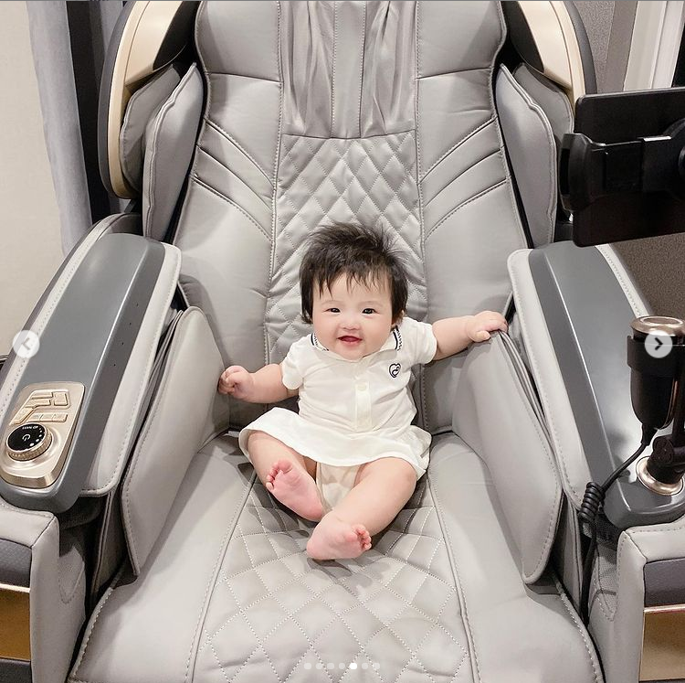 Đông Nhi đưa con gái đi dạo, fan nhắc nhở vì Winnie không đeo khẩu trang, thú cưng hàng xóm không an toàn Ảnh 5