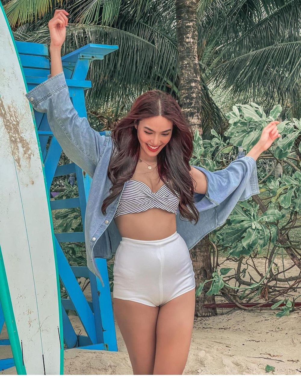 Lan Khuê úp mở vòng 1 quyến rũ với áo croptop thắt nơ tuyệt xinh Ảnh 3