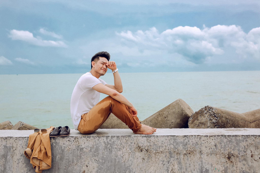 Trót đăng ảnh quá đẹp trai, Quý Bình bị vợ đại gia công khai 'hờn dỗi' Ảnh 2