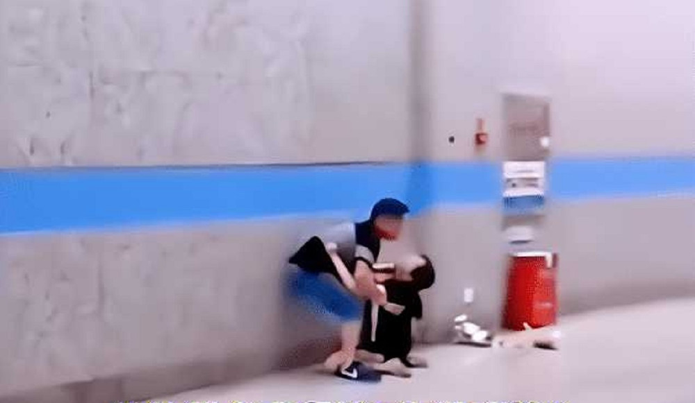 Chàng trai từ bỏ mối tình 8 năm dù bạn nữ mếu máo cầu xin, nguyên nhân khiến nhiều người ngán ngẩm Ảnh 1