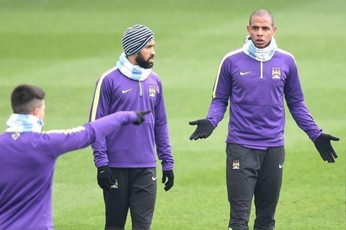 Fernando và Clichy là 2 cầu thủ của Man City có sinh nhật trùng với thời điểm diễn ra chuyến du đấu tại Việt Nam.