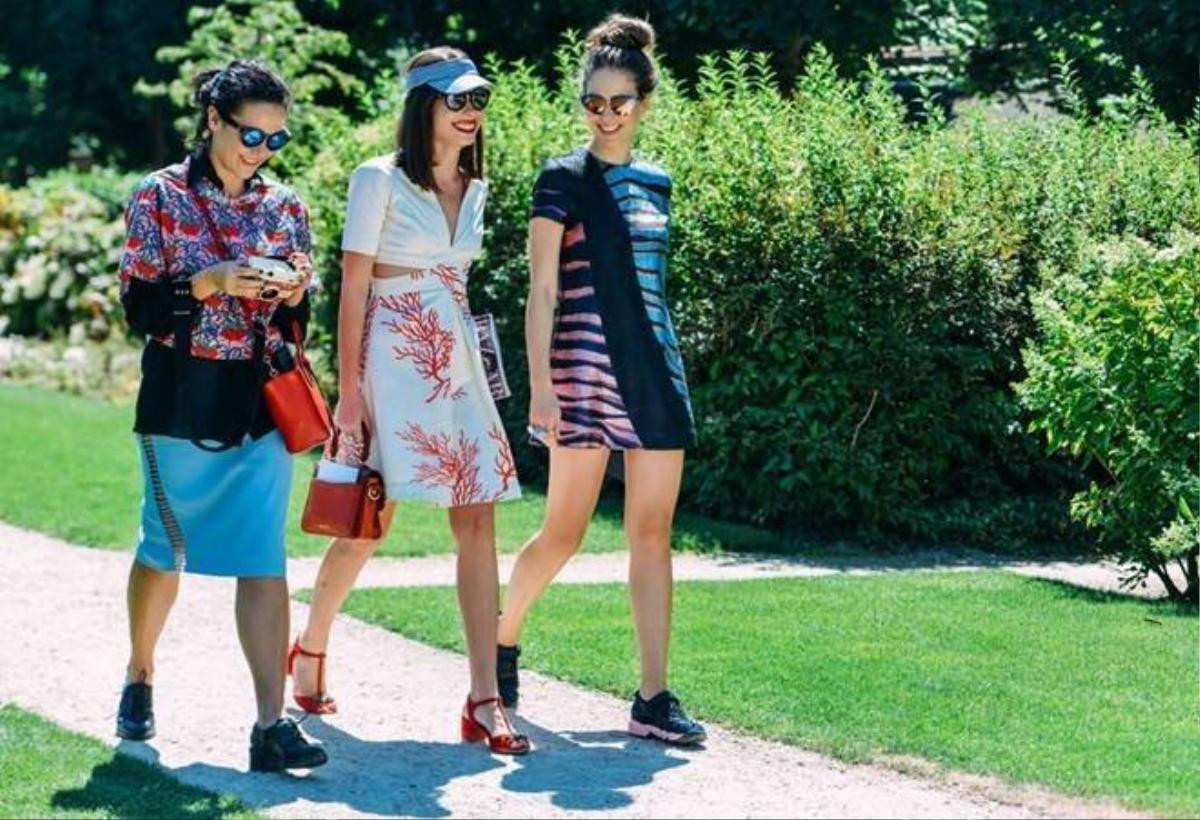 Tín đồ thời trang Paris khẳng định đẳng cấp street style