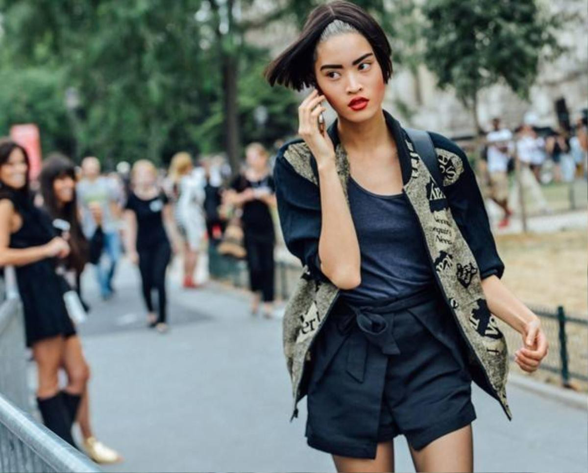 Tín đồ thời trang Paris khẳng định đẳng cấp street style