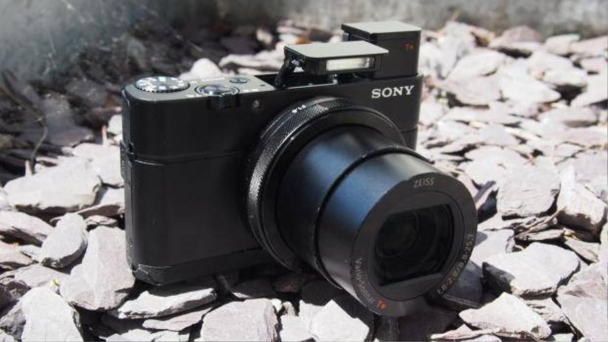 Máy ảnh compact Sony RX100 IV giá 23 triệu tại Việt Nam 