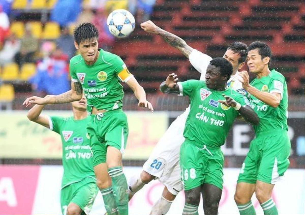 Những hình ảnh giàu cảm xúc ở vòng 17 V.League 