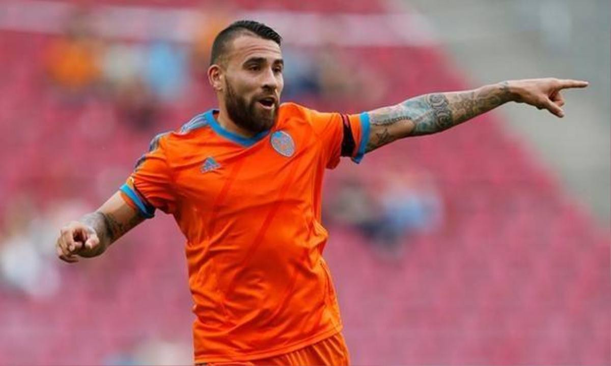 Otamendi cập bến Manchester City Ảnh 1