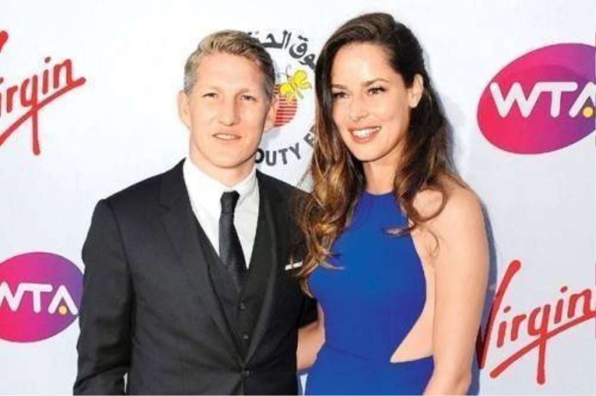 Schweinsteiger và Ivanoic cùng đi dự tiệc.