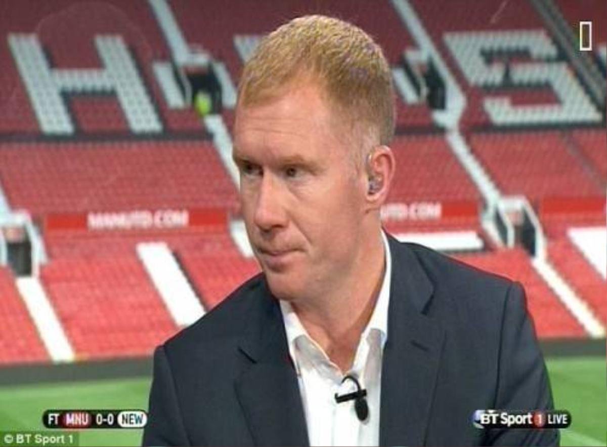 Paul Scholes rất tức giận và lên tiếng chỉ trích tài cầm quân của ông Van Gaal. Anh cho rằng đá như thế sao MU vượt qua được Man xanh