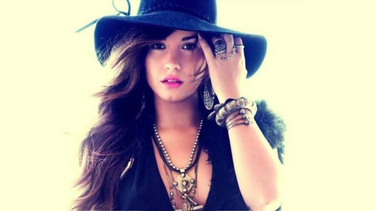 Demi-Lovato-Releases-Cover-Art-for-Cool-For-The-Summer-MusicSnake