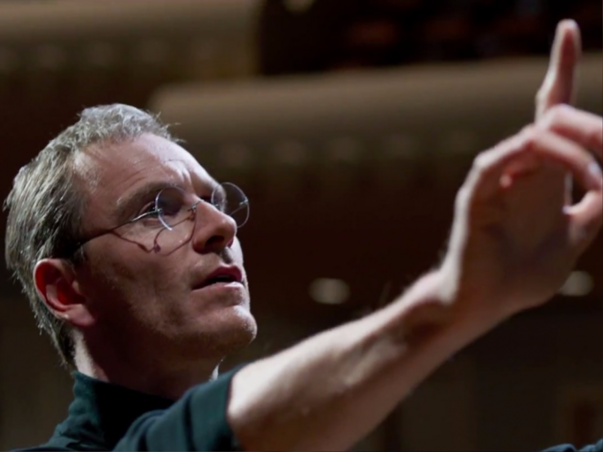 the-intense-first-trailer-for-aaron-sorkins-steve-jobs-movie-paints-a-picture-of-an-egotistical-and-difficult-man