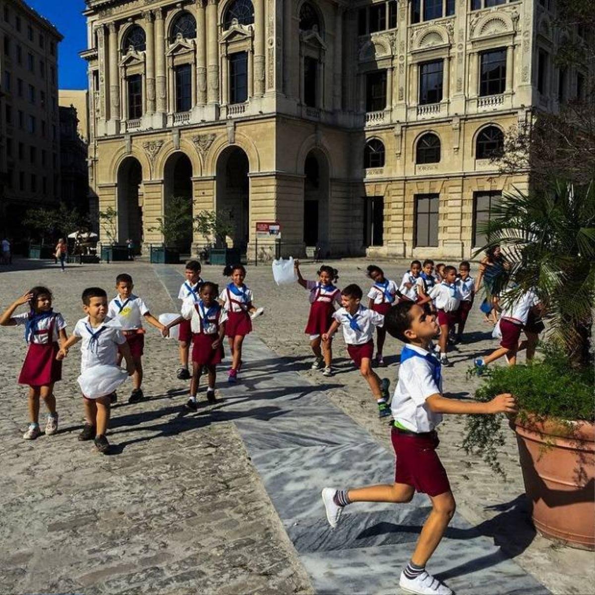 12school_uniforms_around_the_world