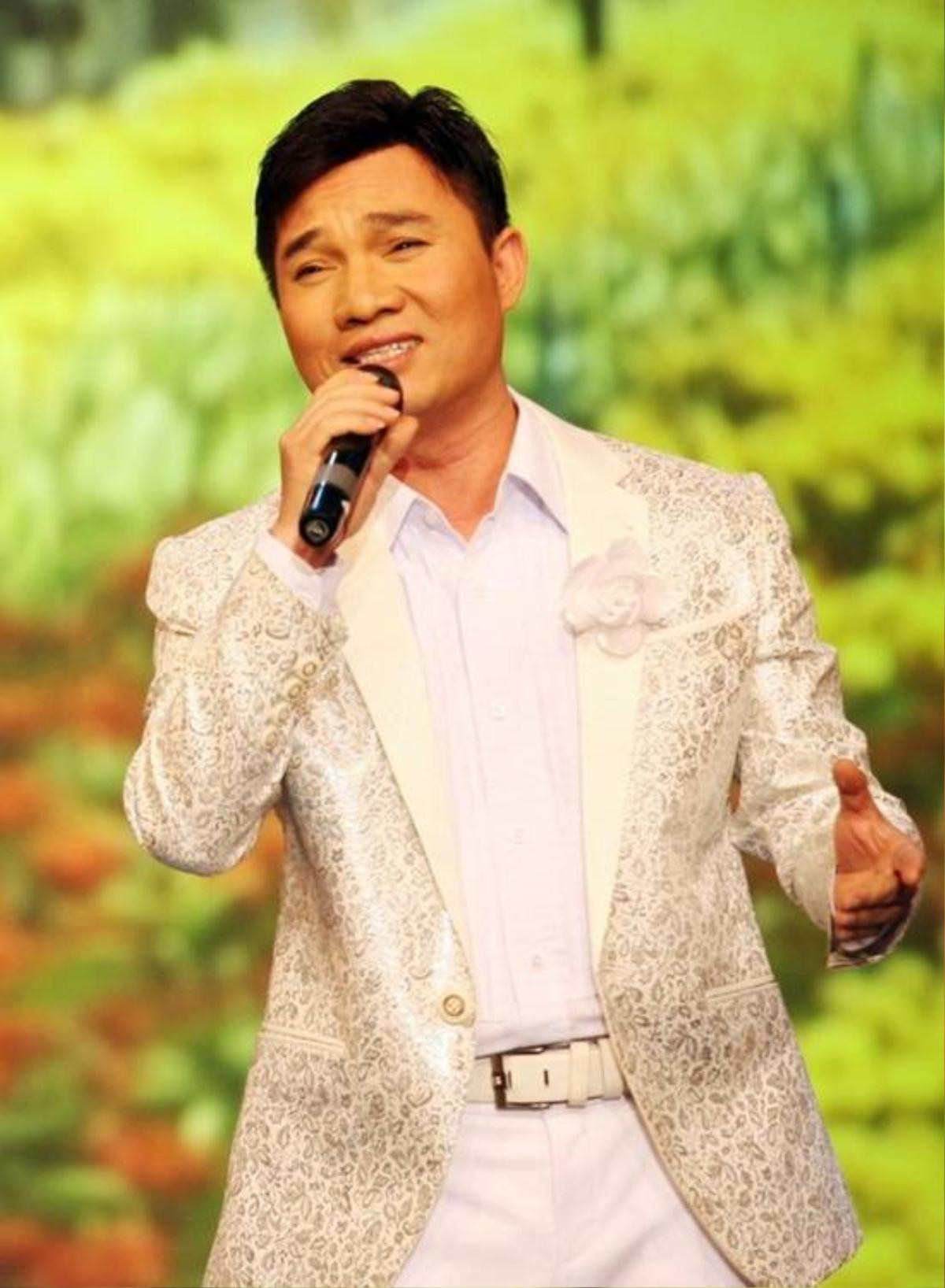 Ca sĩ Quang Linh.