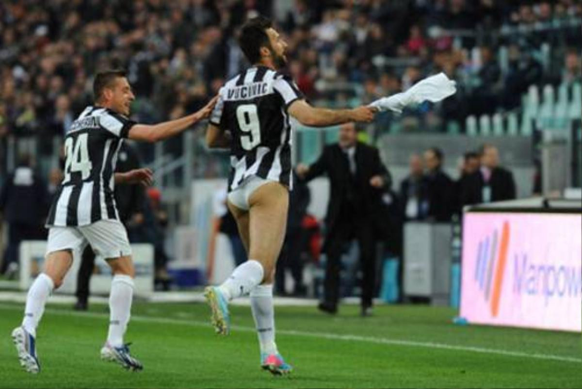 Vucinic trong trận thắng của Juventus.