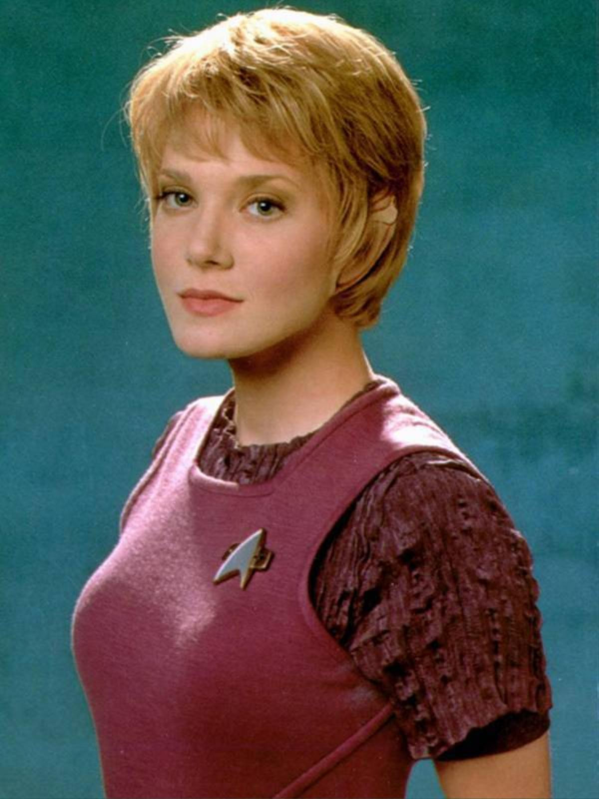 Jennifer Lien trong vai Kes của series phim Star Trek: Voyager.