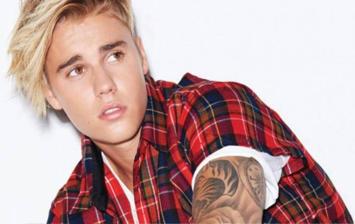 justin-bieber-ema-2015-1940x720