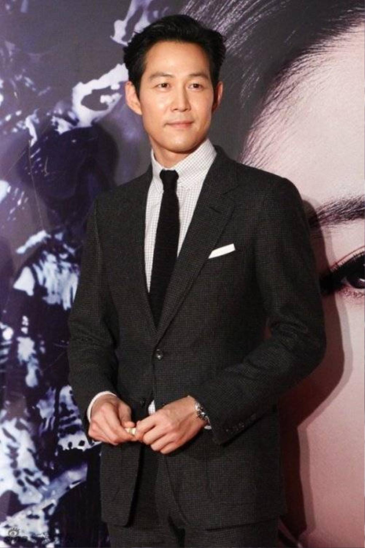 Lee Jung Jae cũng có mặt.