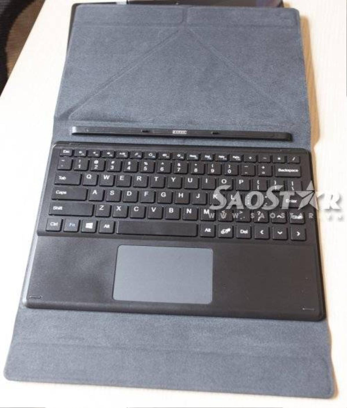 Bộ cover kiêm bàn phím và trackpad điều khiển chuột 