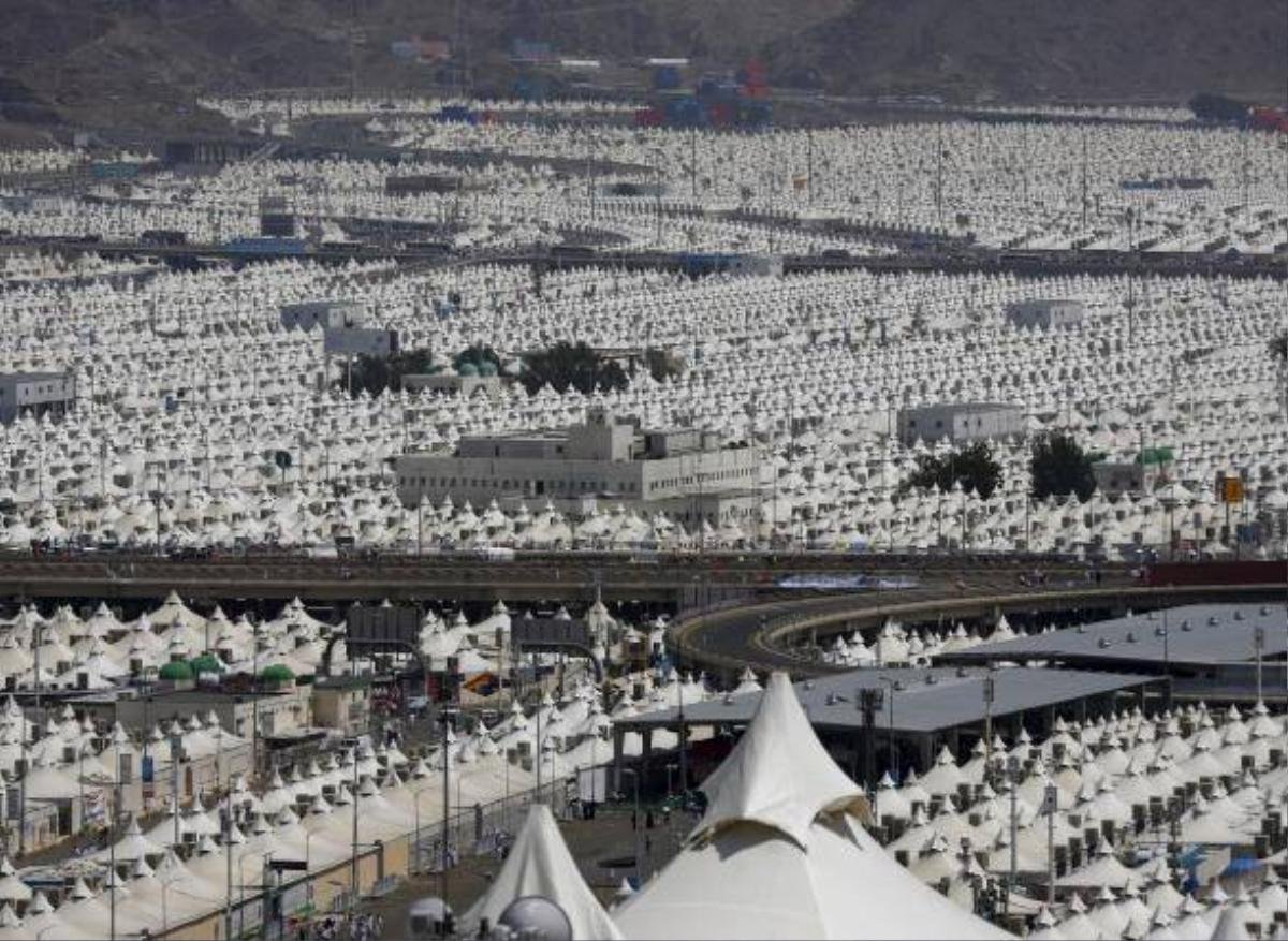 A view of the camp city at Mina, near the holy city of Mecca September 24, 2015. REUTERS/Ahmad Masood