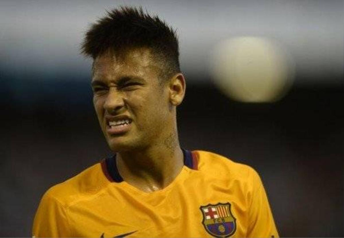 Neymar bị buộc cho là trốn thuế.