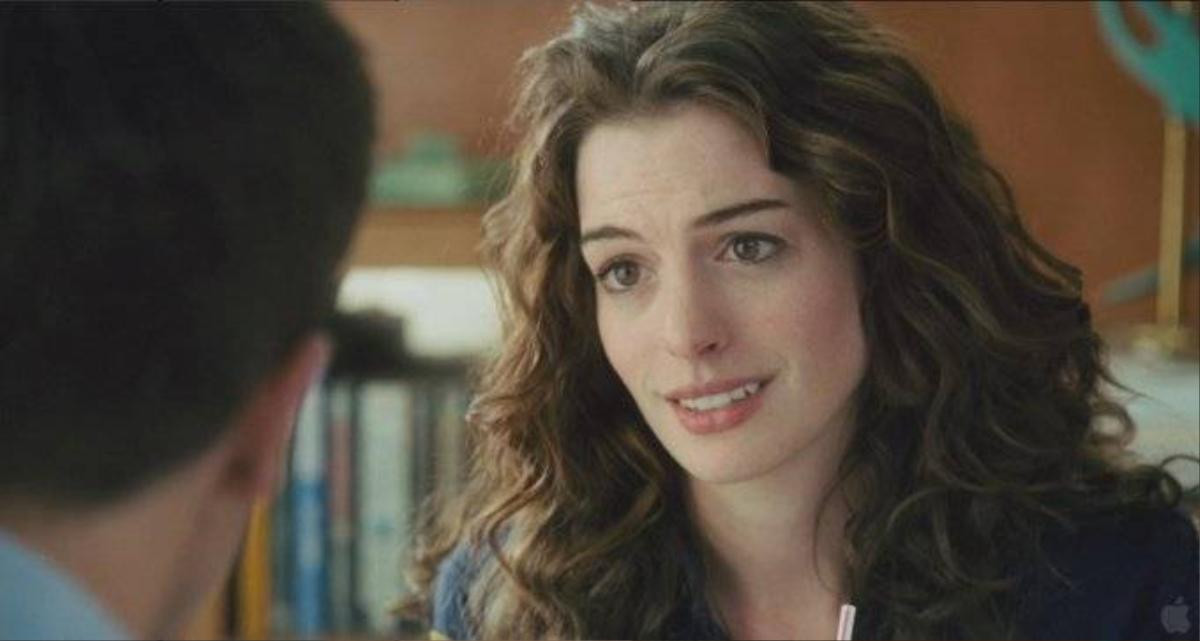 anne-hathaway-love-and-other-drugs-02