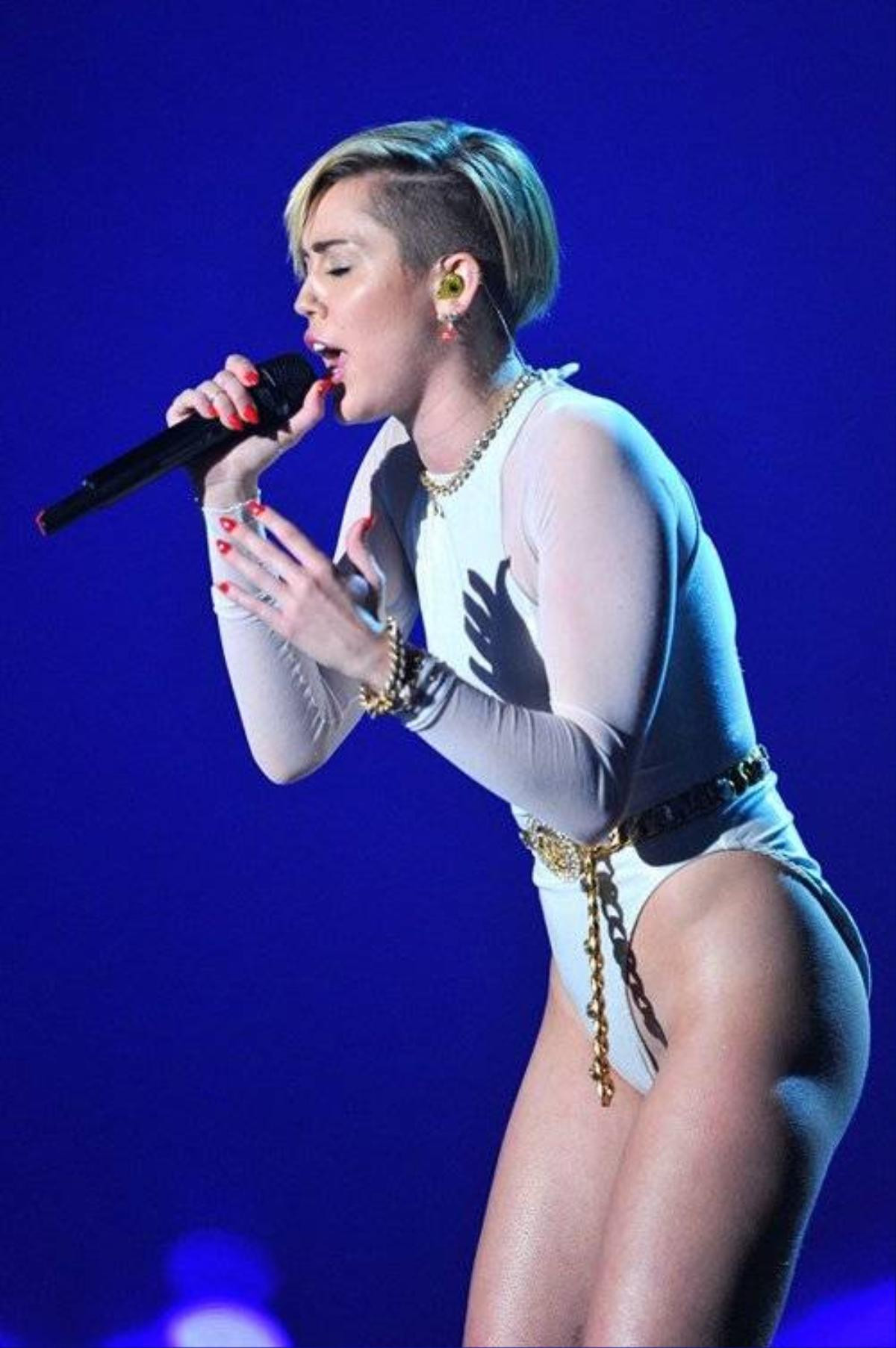 miley jumsuit (1)