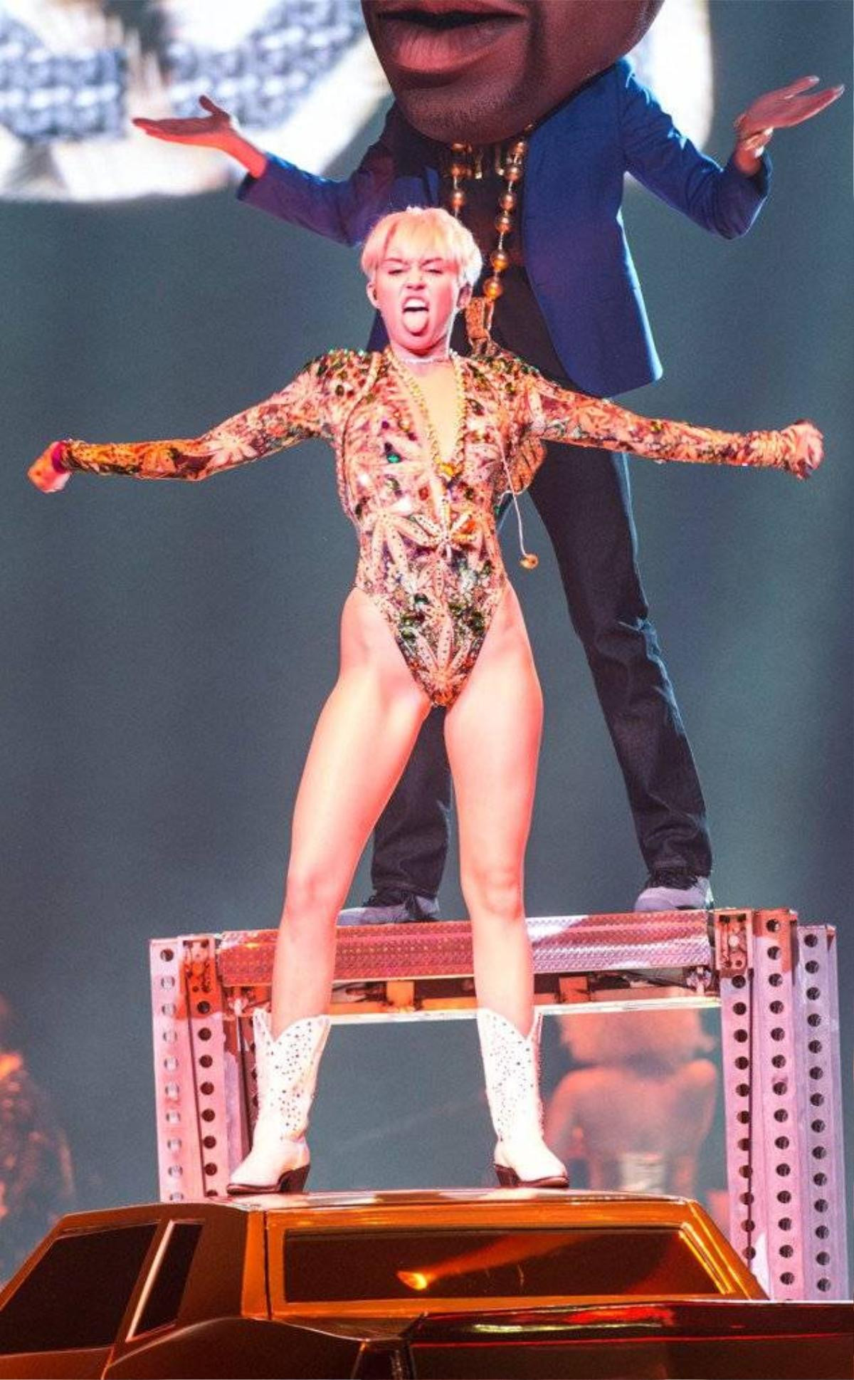 miley jumsuit (3)