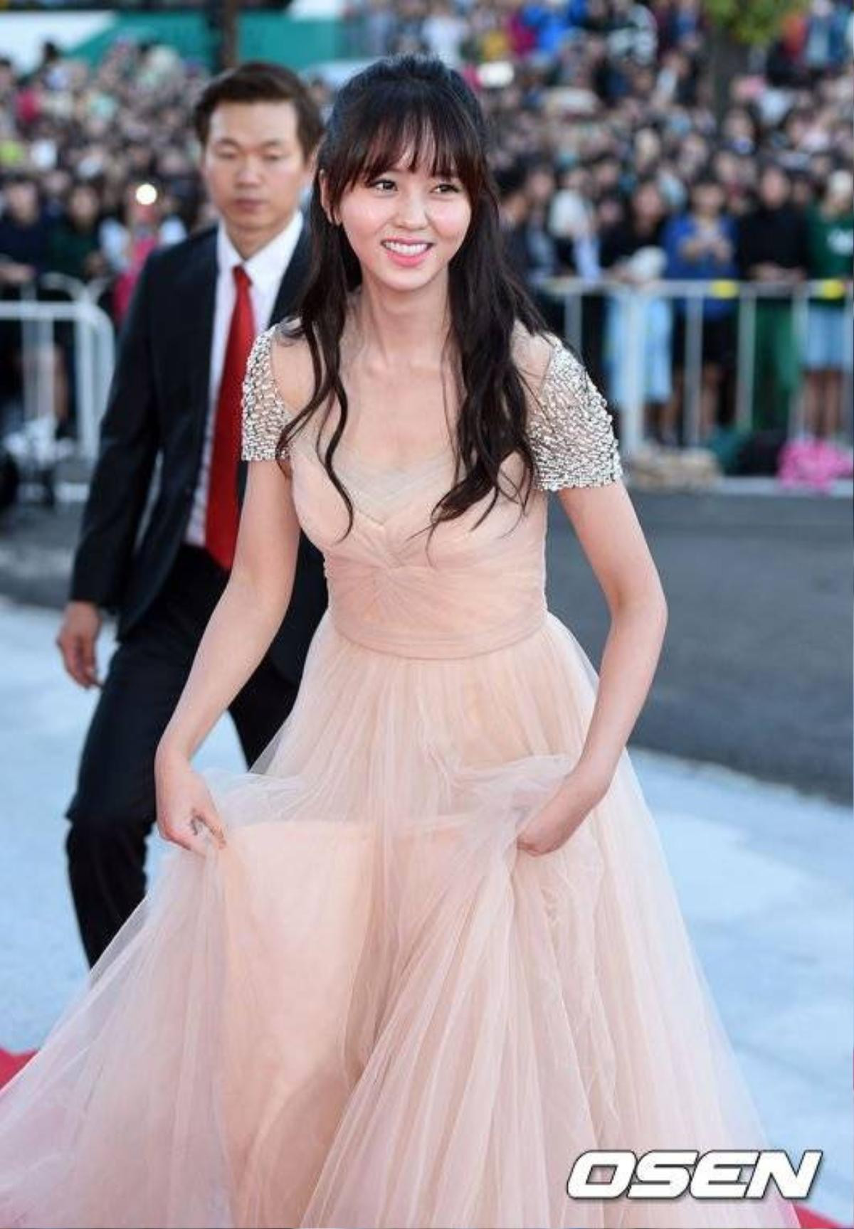 Sao nhí Kim So Hyun xinh xắn như nàng công chúa. 