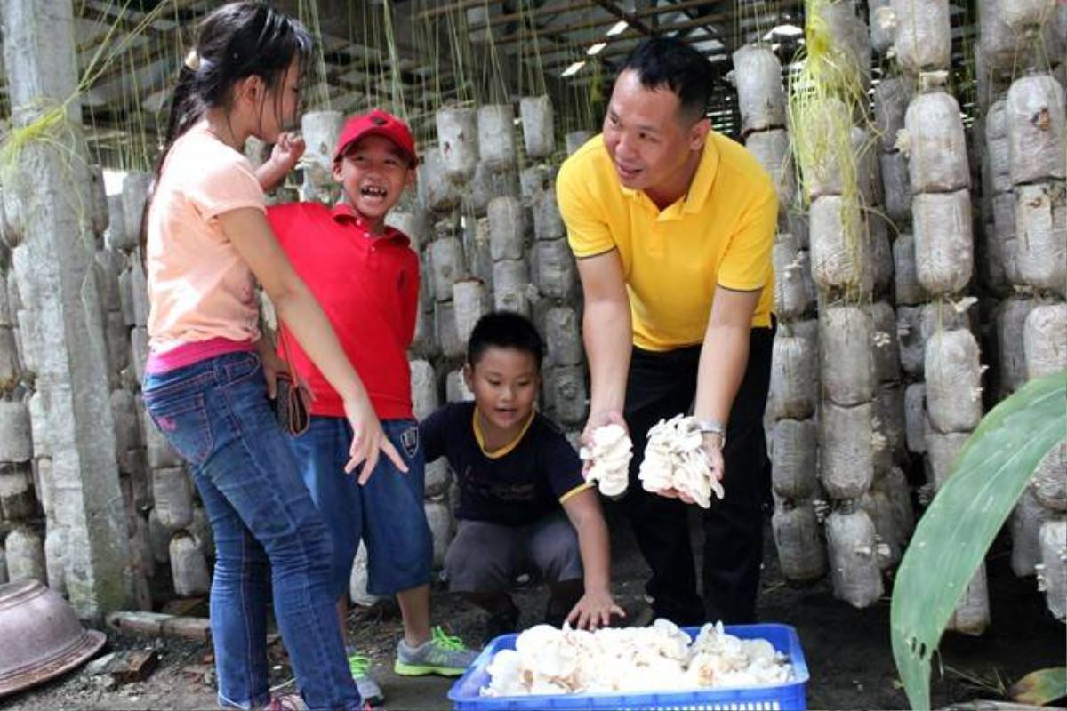 Sau một buổi sáng, gần 10 kg nấm đã được khách hàng thu hoạch.