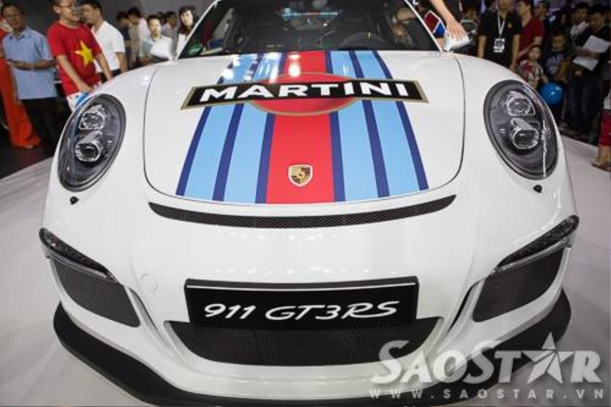 trien-lam-o-to-quoc-te-viet-nam-porsche-911-5