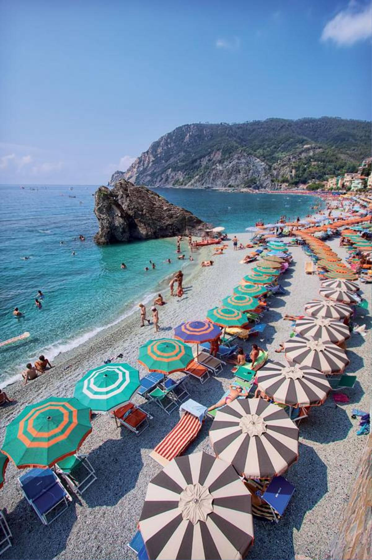 Bãi biển Monterosso al Mare.