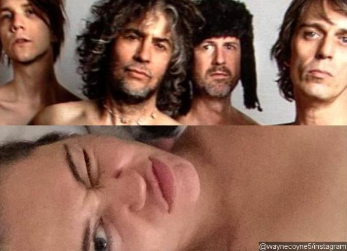 Trưởng nhóm Flaming Lips hé lộ về show diễn khỏa thân với Miley Cyrus.