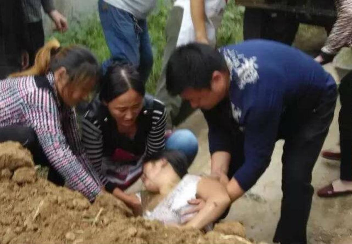 henan-villager-buried-alive-1