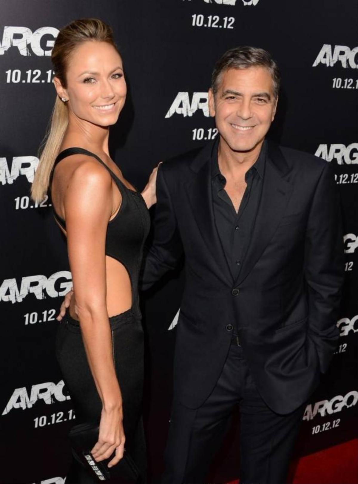 Thời còn hẹn hò tài tử George Clooney, mỗi lần đi giày cao gót, nữ diễn viên Stacy Keibler cao hơn hẳn bạn trai. Cặp đôi một thời cùng cao 1m80.