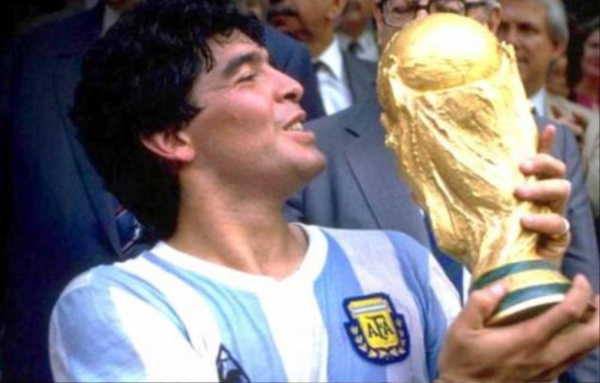 Maradona là huyền thoại của bóng đá thế giới và Argentina.