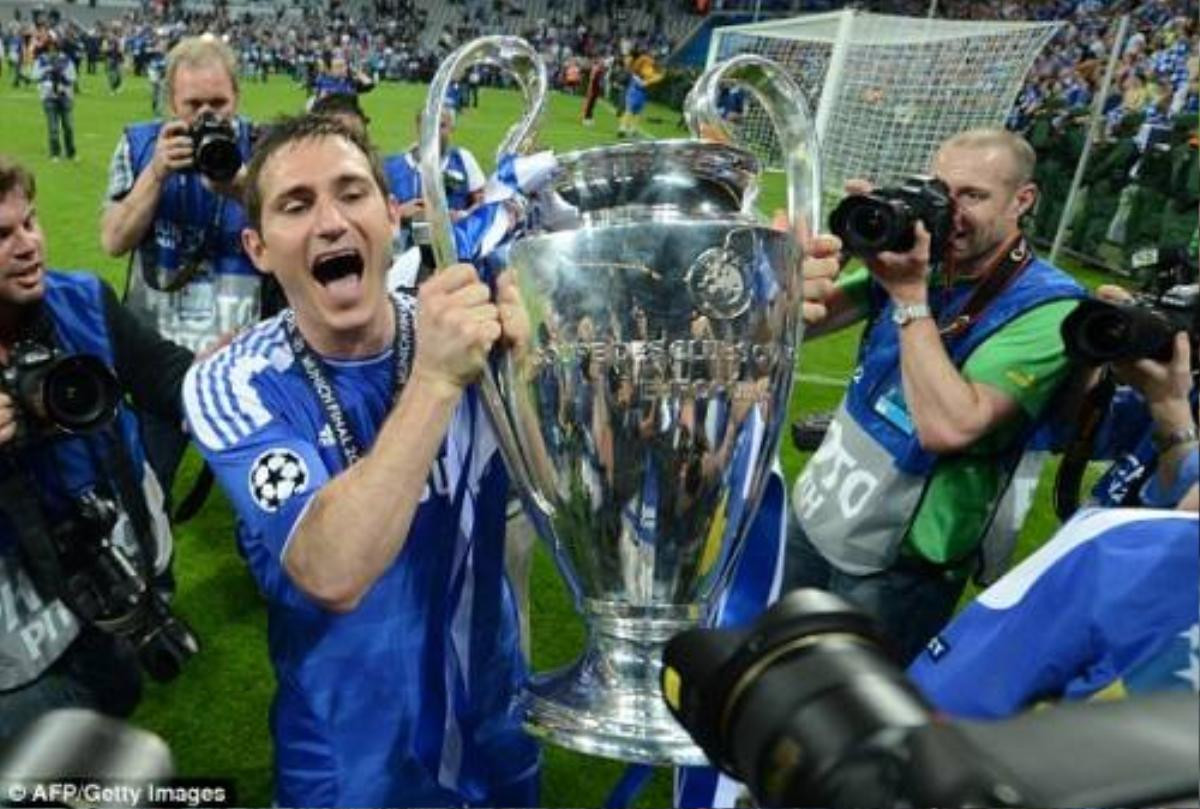 Lampard có sự nghiệp lẫy lừng trong màu áo Chelsea. Và anh xứng đáng giành được vinh dự này.