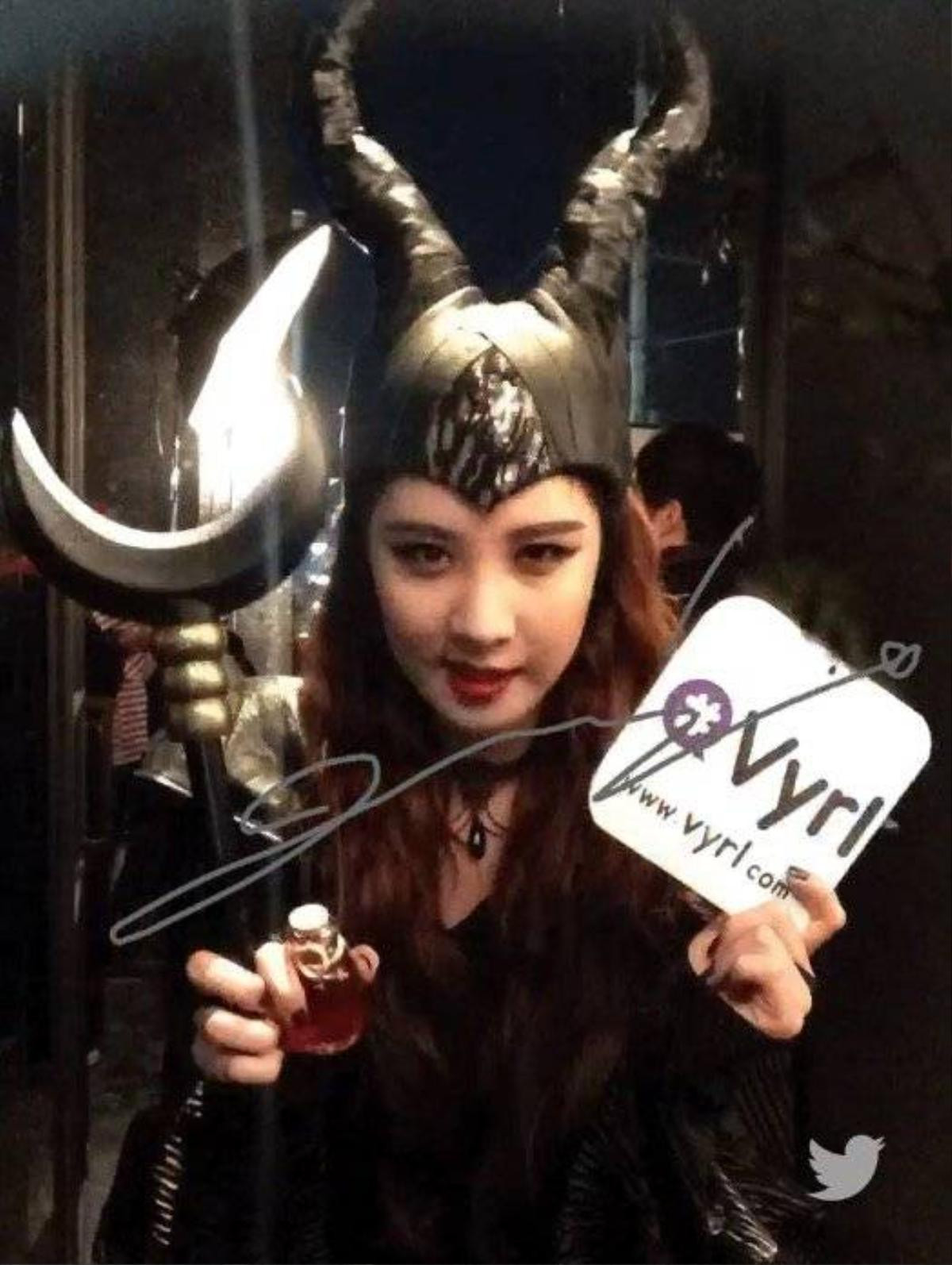 Em út nhóm SNSD Seohyun hóa thân thành Maleficent.