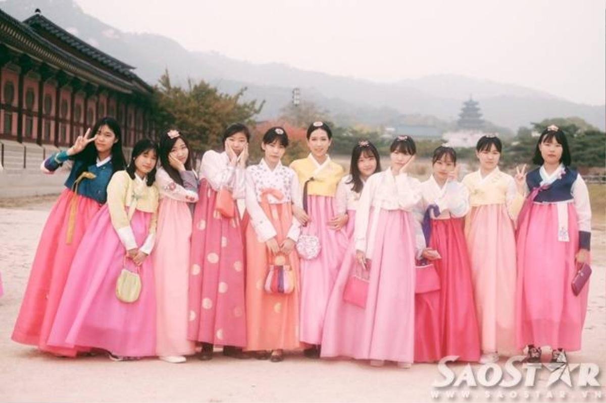 Min St.319 dịu dàng với hanbok, ngắm pháo hoa rợp trời Busan Ảnh 11