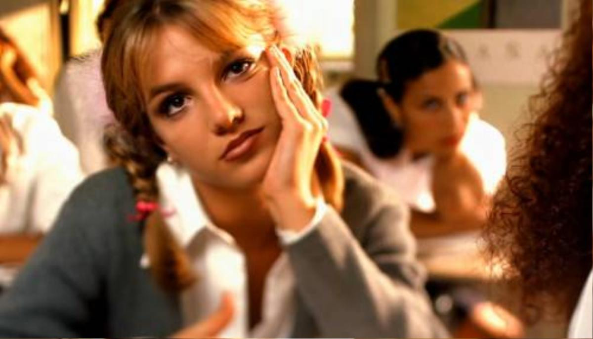 Britney Spears trong … Baby One More Time.