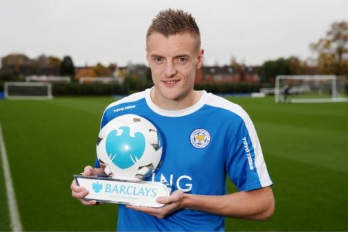 Vardy nhận danh hiệu Cầu thủ xuất sắc nhất tháng 10-2015 của Premier League.