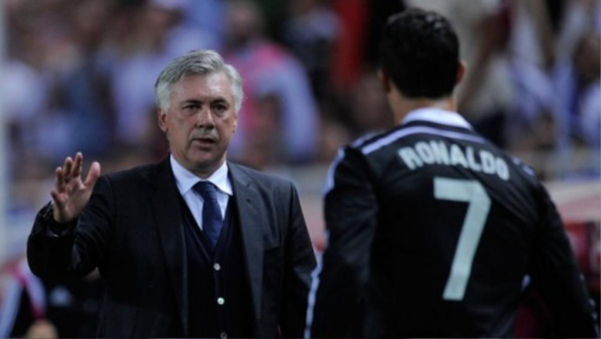 Ancelotti và CR7 lúc cùng làm việc trong màu áo Real.