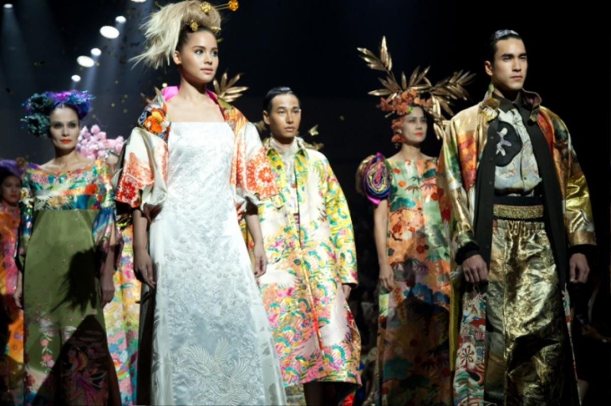 song-yen-cung-tu-trung-noi-bat-o-tham-do-bangkok-international-fashion-week (26)