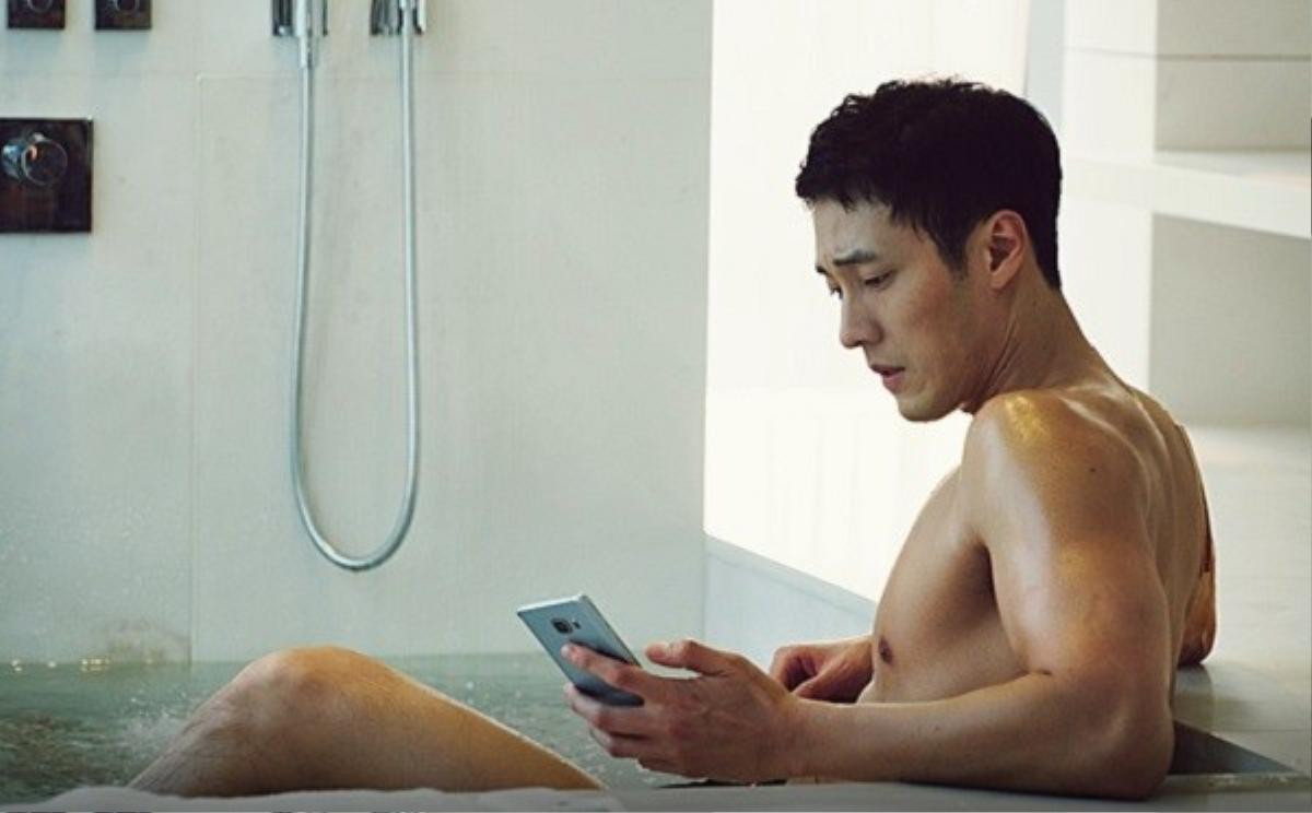 so-ji-sub-khoe-body-01