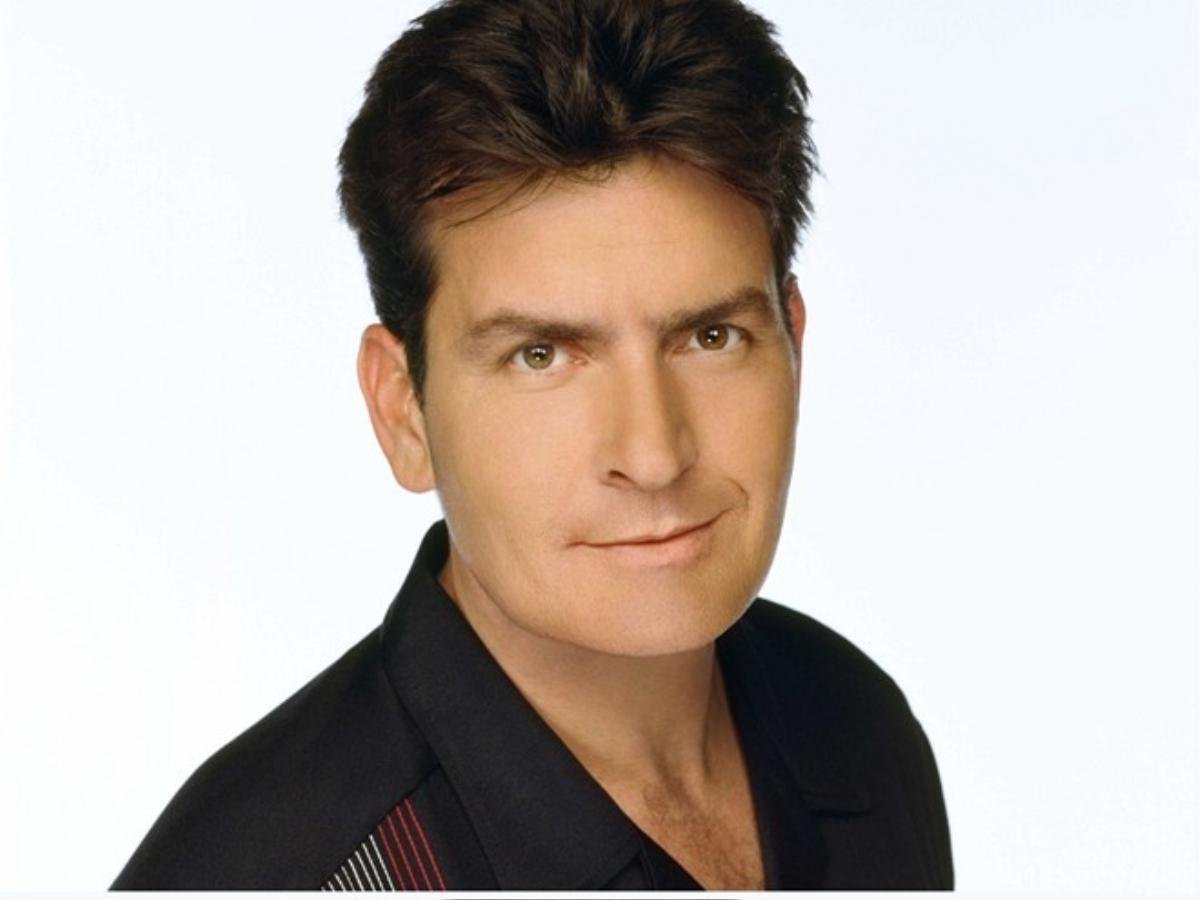 Charlie Sheen có khả năng đã lây nhiễm HIV cho tình cũ. 